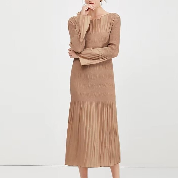 Solid Color Flared Sleeve Pleated Dress